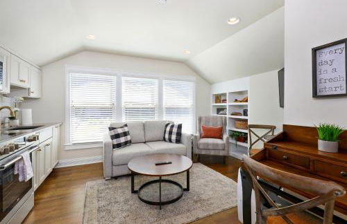 The Livery on 5th, Unit B - Foto 1