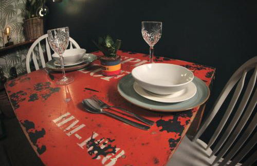 Stylish and artistic flat in Southend on Sea - 2 Double Bedrooms, Free on-street parking - Foto 11