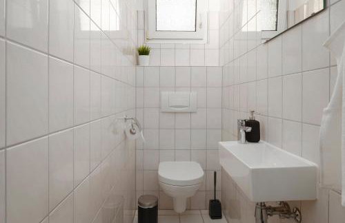 Große, gemütliche 4-Zimmer-Ferienwohnung mit guter Verkehrsanbindung im Süden von Heidelberg - Photo 28