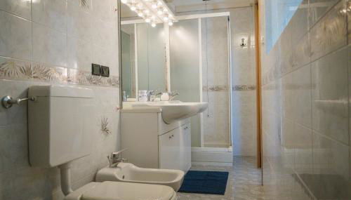 Double apartment 5 minutes from sea and private parking - Foto 5, towels, Shower