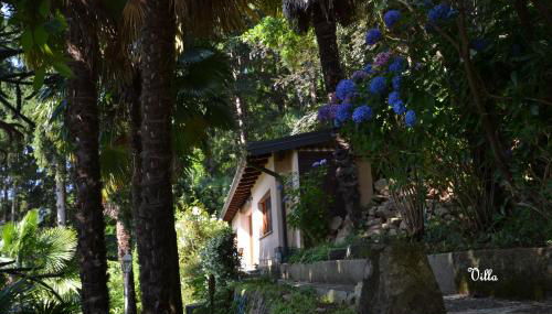 Villa Rina Deluxe and Cottage - Photo 3, Garden