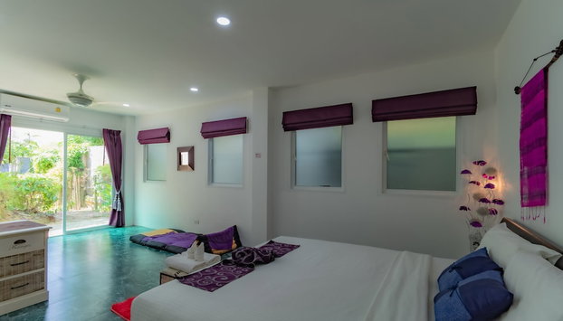 Luxurious 10-bedroom Villa With Private Pool in Chalong, Phuket - Photo 2, Room