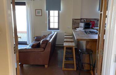 Large, 3 Floors, Quiet, Sleeps 16, 4 Bathrooms, 5 Parking, Semi rural Leicester - Foto 34