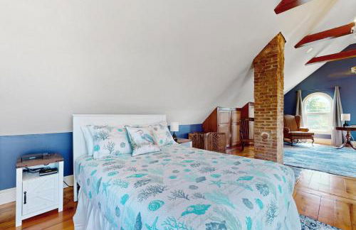 Longview House - Photo 13