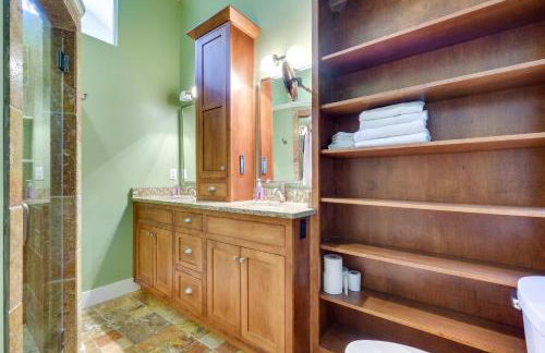 Spacious Prospect Cottage with Deck and Scenic Views - Foto 15