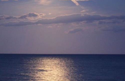 Stunning architect designed beachfront property - Foto 26