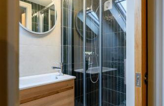 Stylish 3BR Townhouse Sleeps 6 Near City Centre - Foto 23