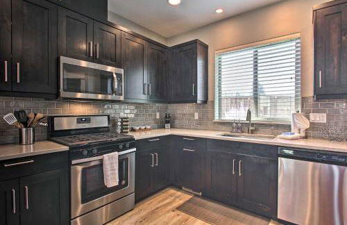 Bend Home with Patio and Fire Pits Less Than 3 Mi to Dtwn - Foto 8