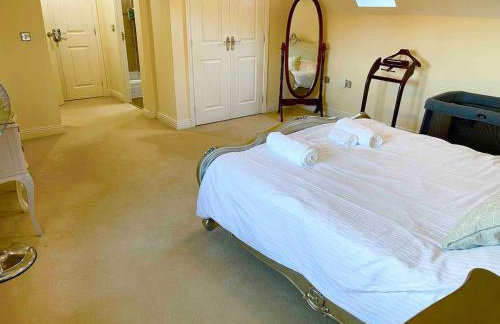 Luxurious Executive 5 Bedroom Whole Home - For 10 - Foto 15