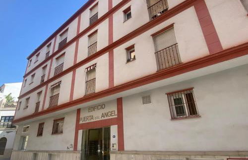 Maravilloso apartamento céntrico de 70m2, jardín propio 40m2 con piscina para niños y parking opcional - Foto 42