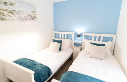 Newly-renovated, mid-terrace cottage in Porthmadog - Photo 35