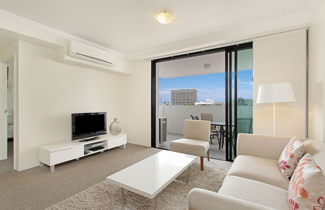 Republic Apartments - Photo 23