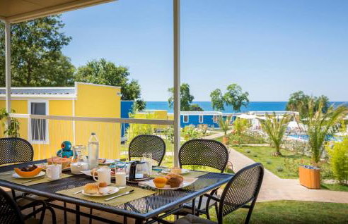 2 Bedroom Amazing Home In Novigrad - Photo 1