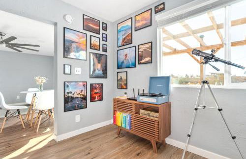 Desert Oasis - Firepit, Stargazing, Kitchen Essentials, 5 Acres, & Joshua Trees - Sleeps 6 Comfortably, 7 with Sofa, 8 Maximum - Foto 16