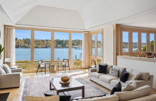 Stunning Waterfront Mansion with Pool and Hottub - Foto 23