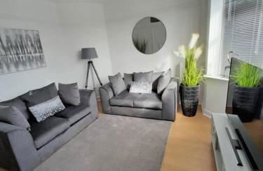 Doctors lane Stylish 3 Bedroom contractor Family House with Parking - Photo 5