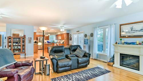 Waterfront Gladwin Home with Deck and Fire Pit! - Foto 3