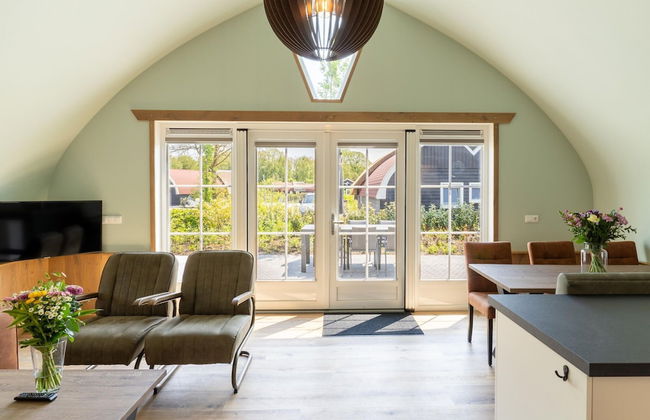 House With a Terrace on the Edge of the Forest - Photo 9