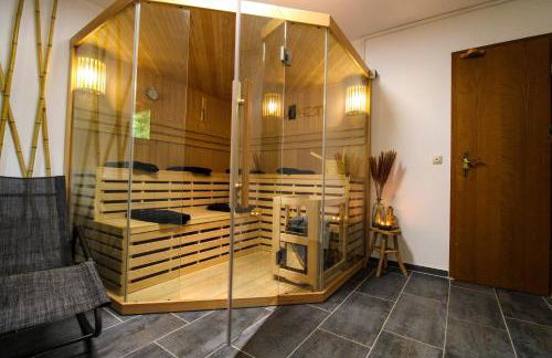 Stilvolle Wellness-Ferienwohnung in Neef Whirlpool, Sauna, Grill, Fitness, Billard & Moselblick - Photo 18