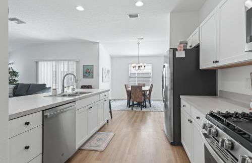 928 Z5 VILLAGE OF LAKE DENHAM by REMAX Premier - Foto 21