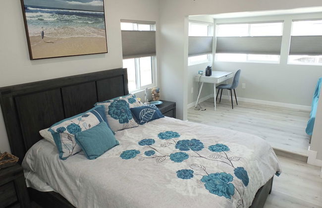 New Beach & Bay Retreat Full of Amenities! - Foto 3