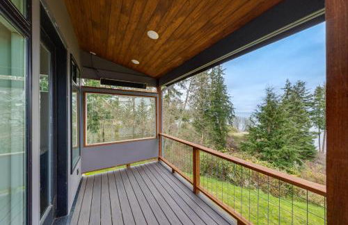 Water Views Whidbey Island Hideaway with Deck - Foto 19