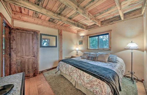 Private Deck and Mtn Views Family Getaway in Eureka - Foto 12