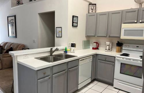 270 - Gracious 3 Bedroom Home Near Disney with Pool - Foto 35