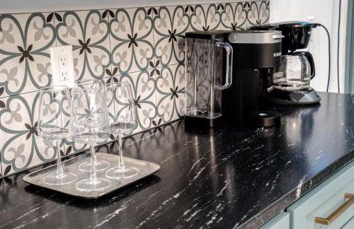 Modern Retreat 10 min-Oaklawn BBQ grill Pavillion Kids playground - Foto 53