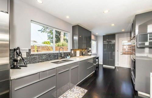 Luxury 3BR with Cabana Oasis Pool & Style - Foto 28