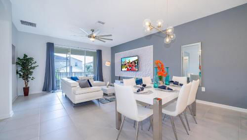 Spacious Condo-modern Decor Star Wars Bedroom - Foto 2