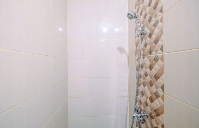 Compact and Relaxing Studio at Dave Apartment - Photo 16