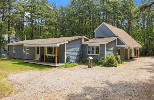 Lake Escape Family & Pet Friendly with Dock Access - Photo 5