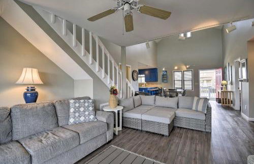 Steps to Sunset Beach Canal-Front Home with Dock! - Foto 5