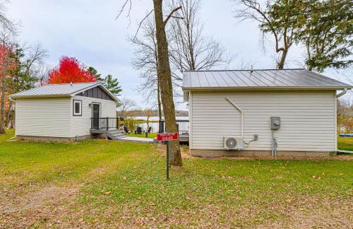 Fish, Swim and Explore! 2-Cabin Camp on Round Lake - Foto 26
