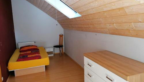 Ferienhaus Stein, TOP Monteurwohnung, sehr groß, 4 Einzelzimmer, Doppelzimmer, Übernachtung bis zu 8 Personen möglich - Foto 5
