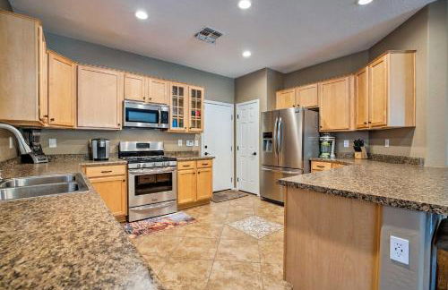 Family Home with Pool, BBQ and Fire Pit in Goodyear - Foto 7