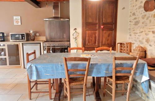 Holiday Home in Saint-Beauzire with Garden and Private Terrace - Foto 29