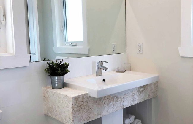 Oceanfront Elegance: New Home With Dock, Kayaks, And Pool - Foto 9