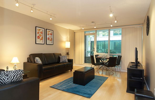 WhiteHall Suites- Yorkville - Photo 26