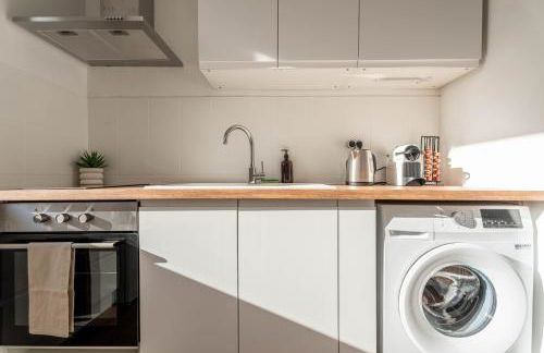 Le Jean Moulin T2 air-conditioned private parking balcony - Foto 8