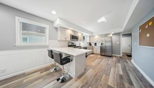 Charming Erie Home about 2 Mi to Downtown Delights! - Foto 2