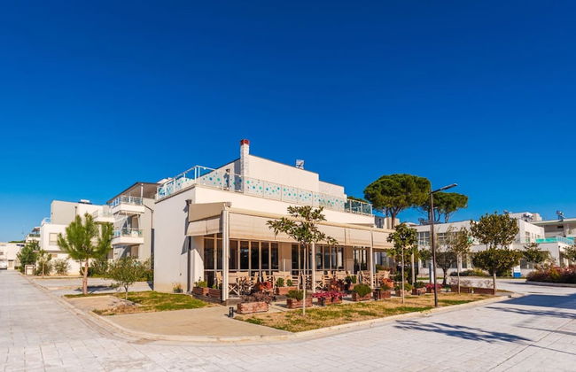 Expansive Apartment With Beach Access - Jasemin - Photo 11