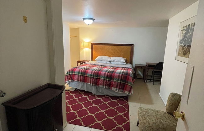 West Broadway guesthouse - Photo 36