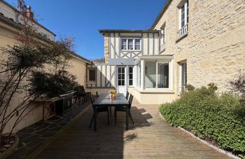 Embruns maison spacieuse rénovée 5 ch 3 sdb 2 WC belle terrasse aménagée barbecue à 250 m de la plage en plein centre d' Arromanches au coeur des plages du débarquement, proximité de Bayeux - Foto 49