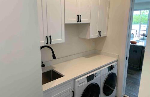 Lakeside Lodge with Studio Apartment - Foto 10