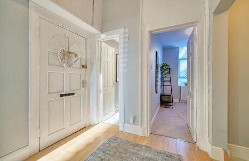 3-Bed Flat Free Parking 10 Mins to City Centre - Foto 11