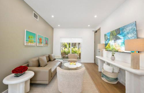Lux Designer Apt 2BR and 2BA in the Heart of MIA Beach - Foto 25