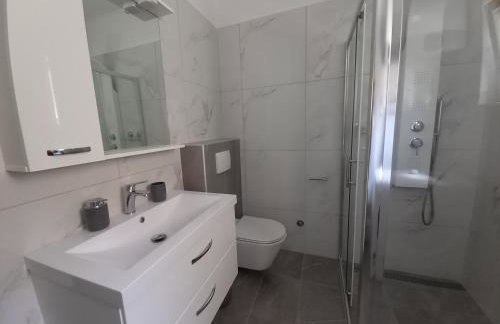 Apartment Gajo with swimming pool near Split - Photo 34