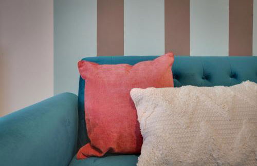 Ann’s Place - 2 Bed House Central Romford - Free Parking & Garden - Foto 9